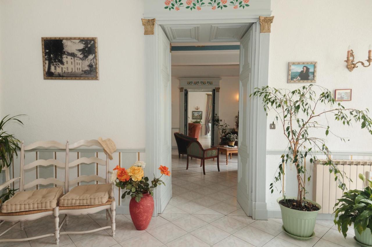 Chateau De Bed and breakfast Bénac